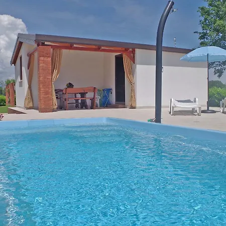 펜션 Dream House For 4 Pax In Muntic With Pool *