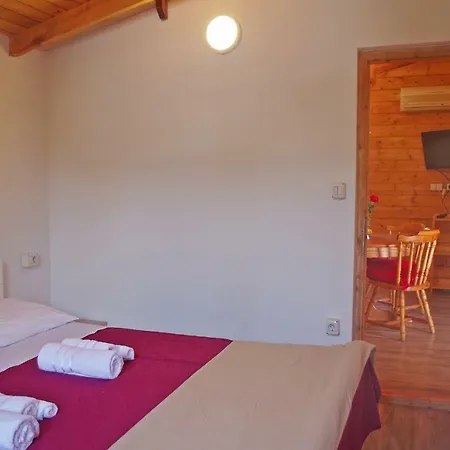 Dream House For 4 Pax In Muntic With Pool 펜션 *