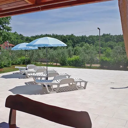 펜션 Dream House For 4 Pax In Muntic With Pool *