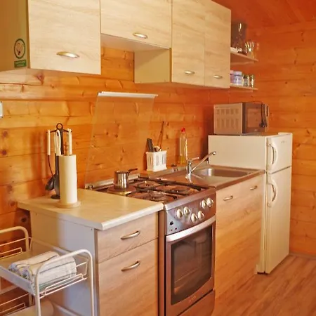 펜션 Dream House For 4 Pax In Muntic With Pool 풀라