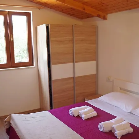 Dream House For 4 Pax In Muntic With Pool * Pula