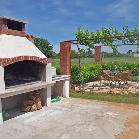 Dream House For 4 Pax In Muntic With Pool Holiday home Pula